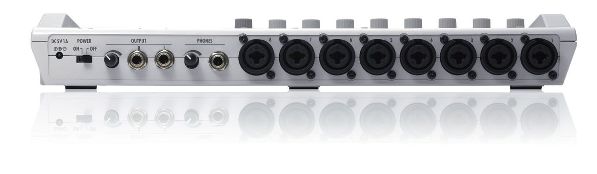 Multi-Track Tabletop Recorder with 8 XLR Combo Inputs Z30794