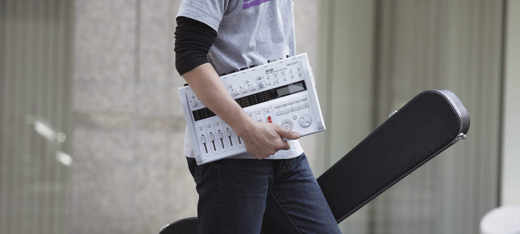 Multi-Track Tabletop Recorder with 8 XLR Combo Inputs Z30794