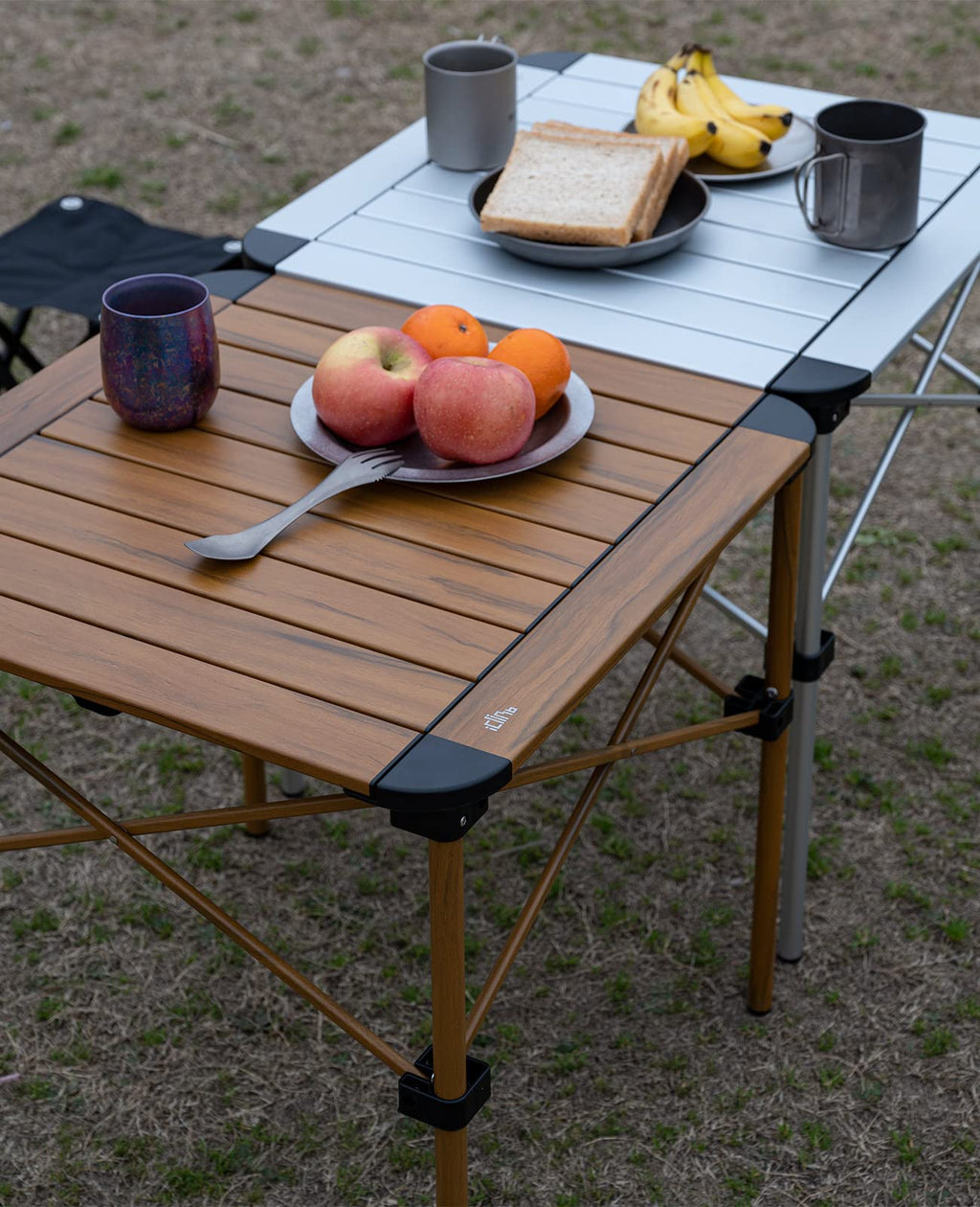 Lightweight Aluminum Folding Square Table I488464