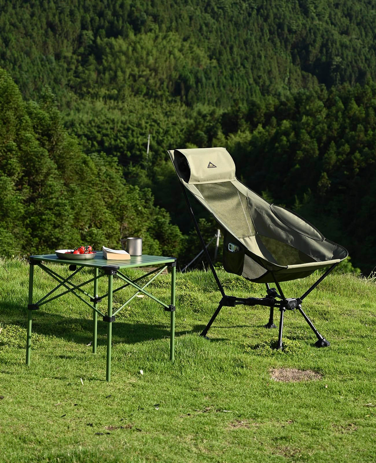 Lightweight Aluminum Folding Square Table I488464