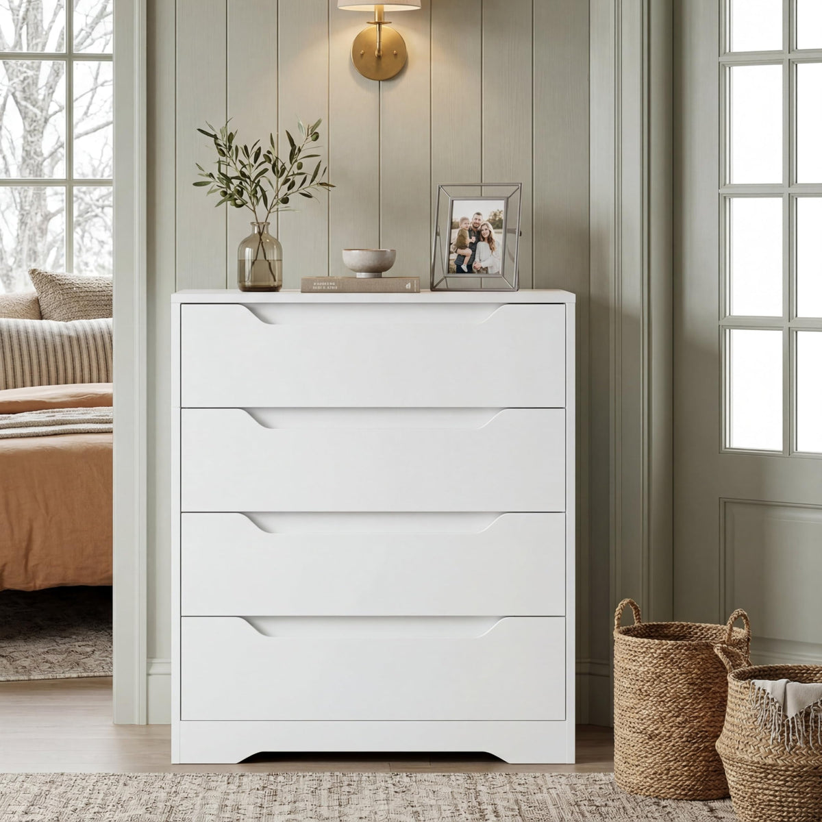 White 4 Drawer Wood Dresser A5149